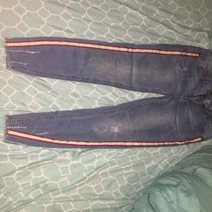 Striped/ripped jeans